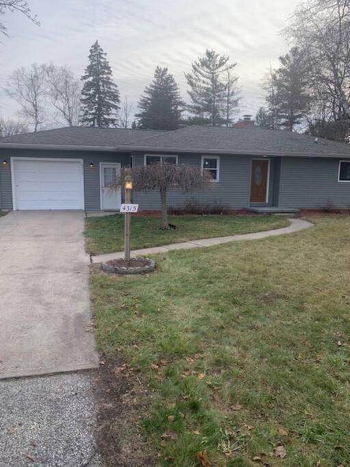 Cute House In Quiet Neighborhood Villa Saginaw Exterior photo